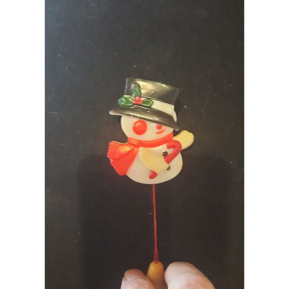 Vintage Animated Plastic Snowman Christmas Holiday Brooch Pin - Picture 2 of 6